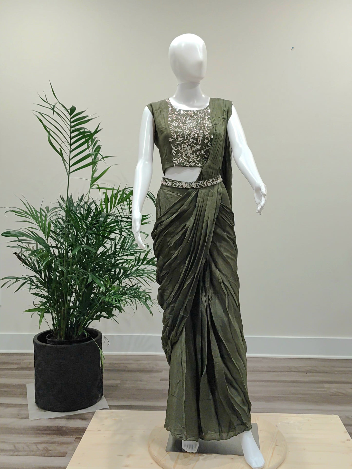 Mehndi Green Georgette Ready-to-Wear Saree with Organza Shrug | Zarkan Work